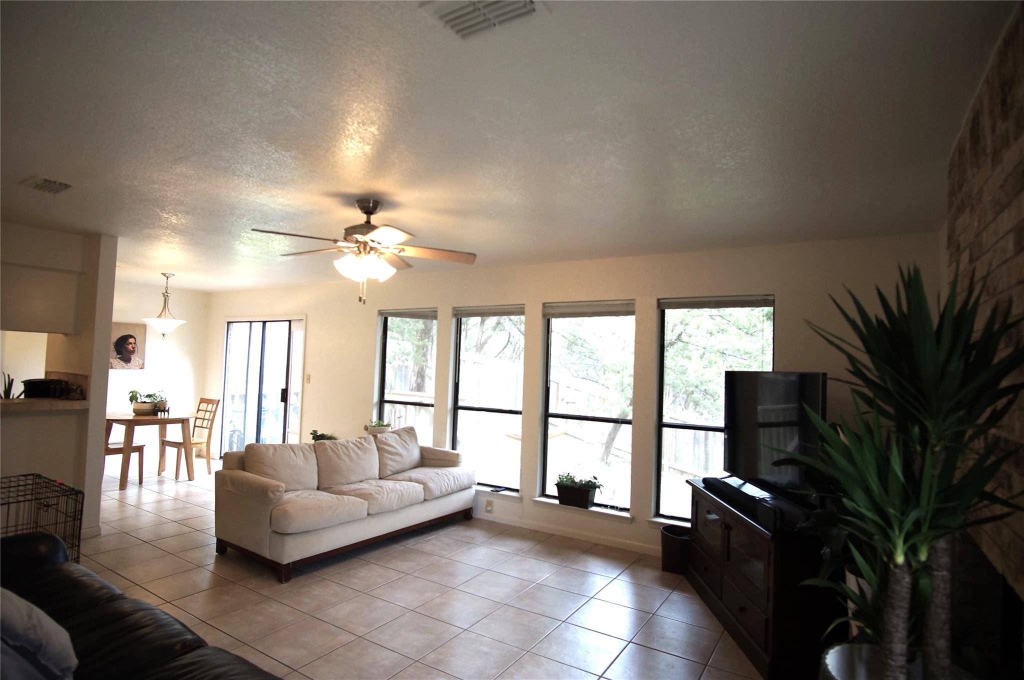 4904 Smokey VLY #B, Austin, TX 78731