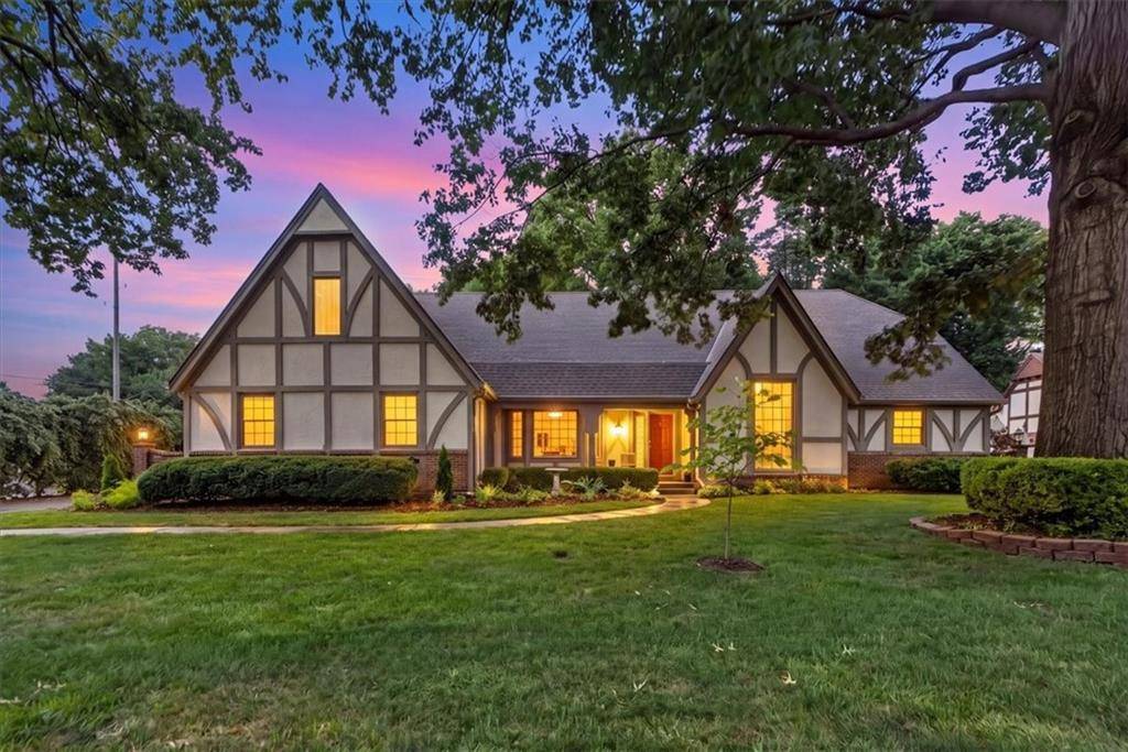 3516 W 101st TER, Leawood, KS 66206