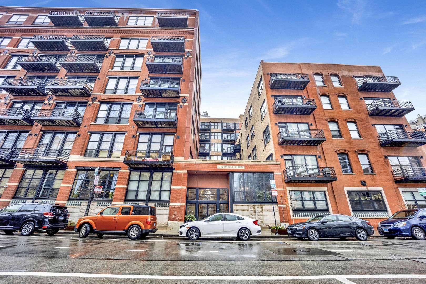 226 N Clinton ST #723, Chicago, IL 60661