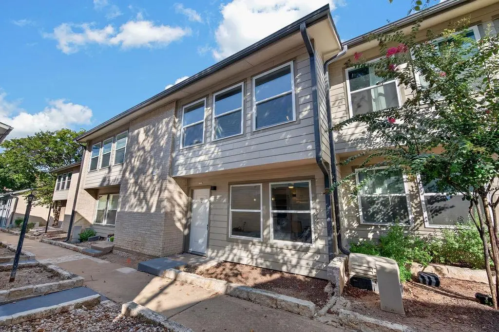 2124 Burton DR #133, Austin, TX 78741