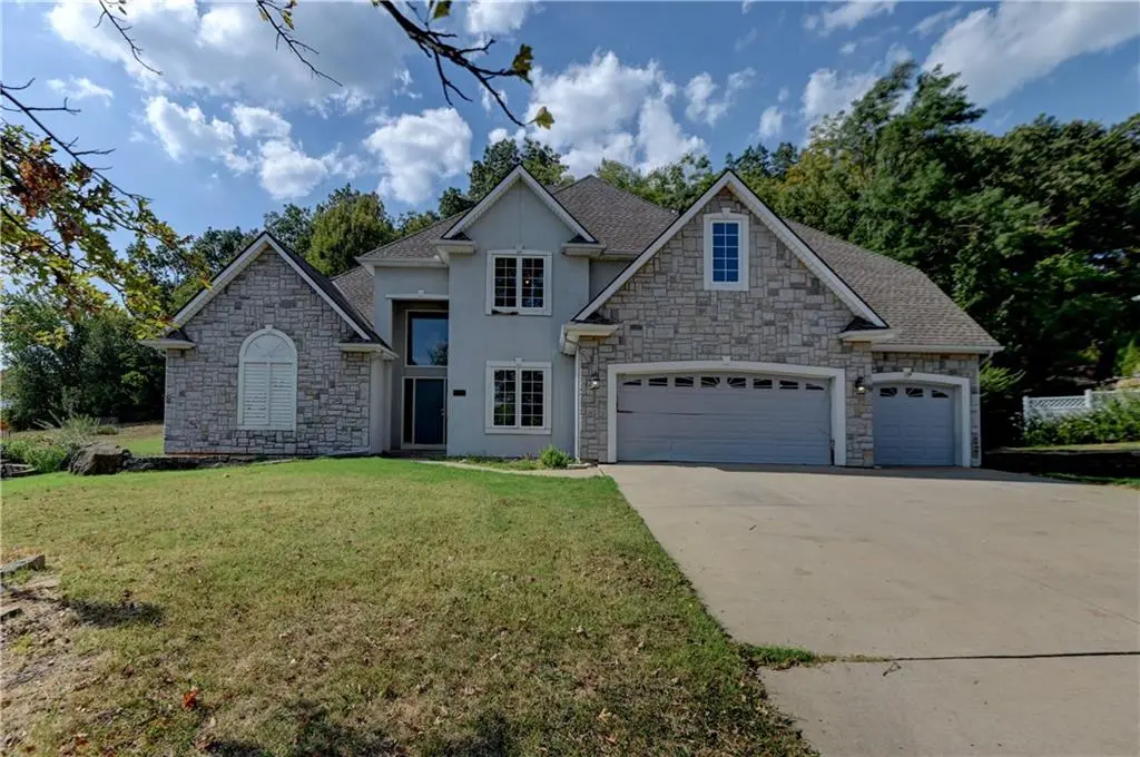 6826 N Charleston DR, Kansas City, MO 64119