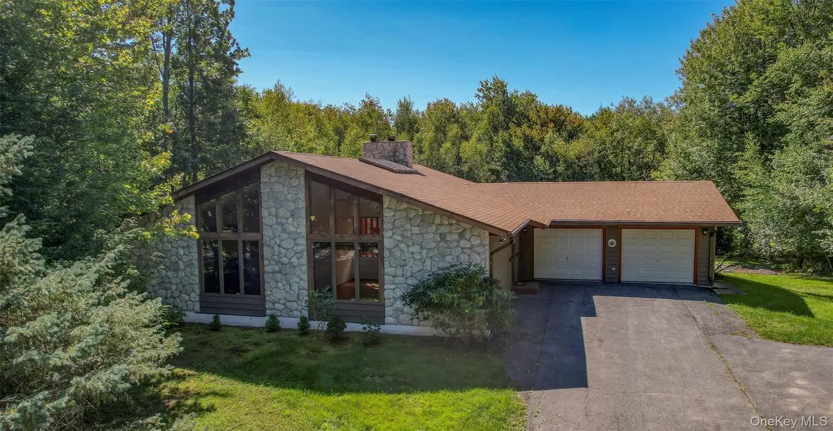 48 Mahogany LN, Liberty, NY 12754