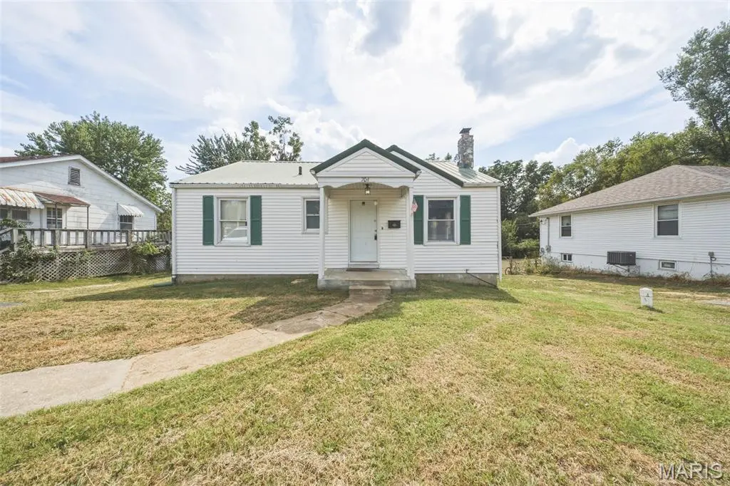 704 E State Highway 72, Rolla, MO 65401