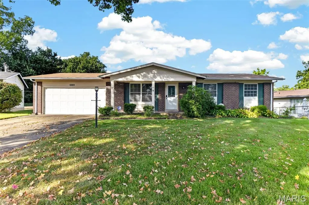 11889 Laredo CT, St Louis, MO 63138