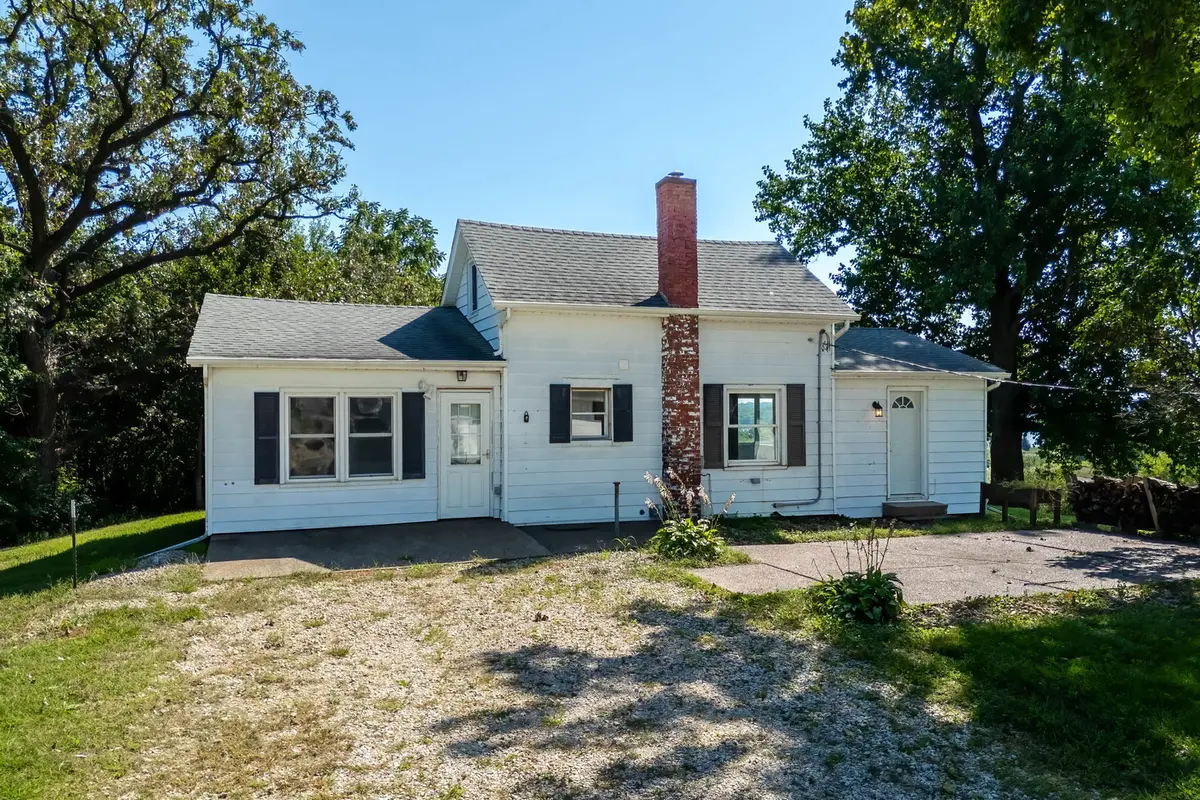 27990 235th ST, Leclaire, IA 52753