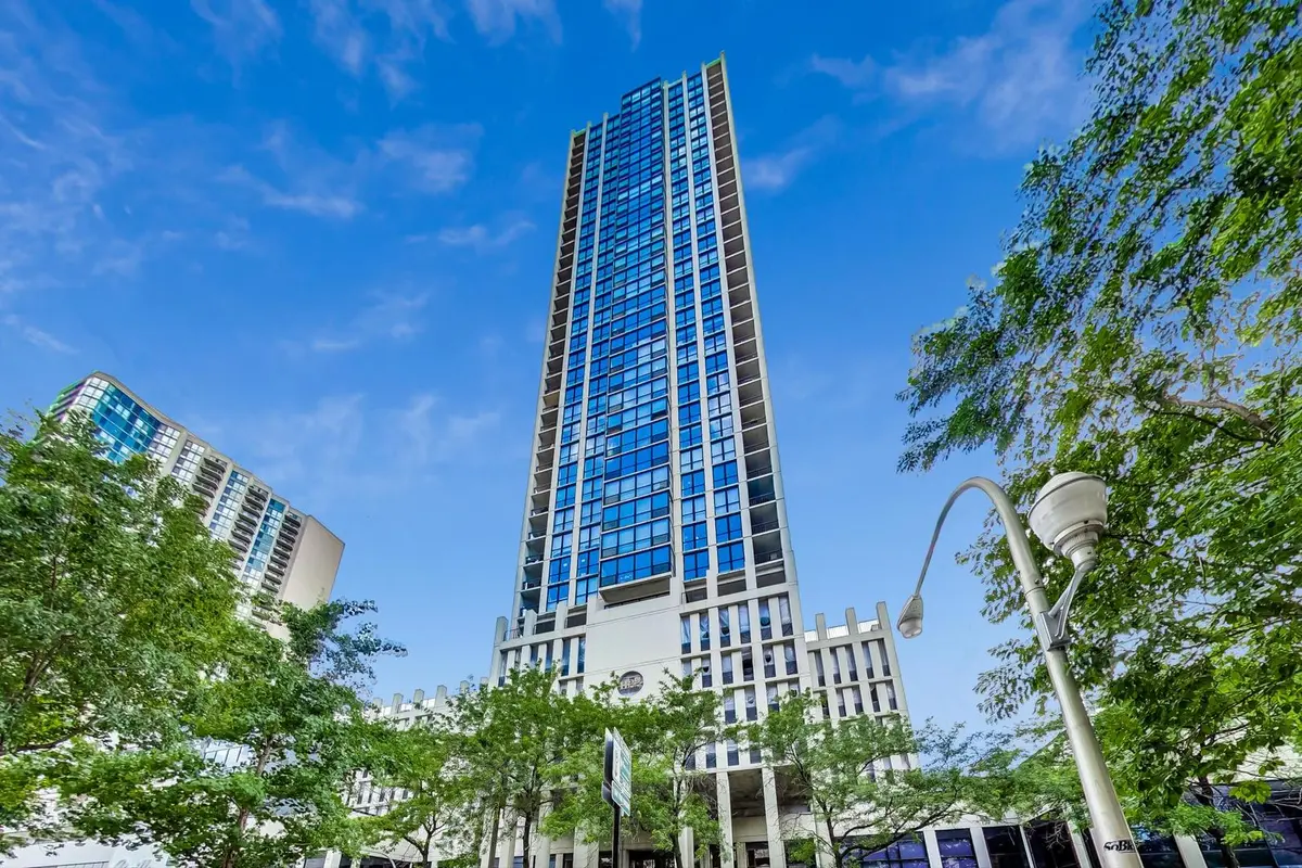 1122 N Clark ST #2404, Chicago, IL 60610