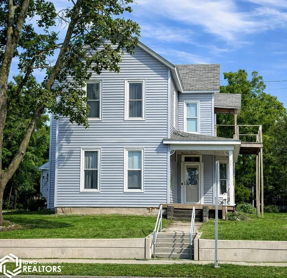 221 E Mclane ST, Osceola, IA 50213