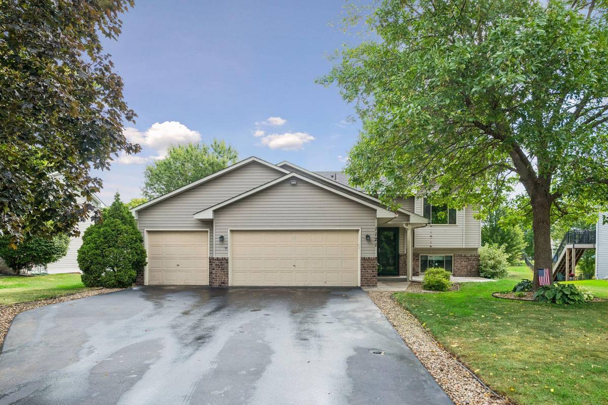 1121 Scott ST S, Shakopee, MN 55379