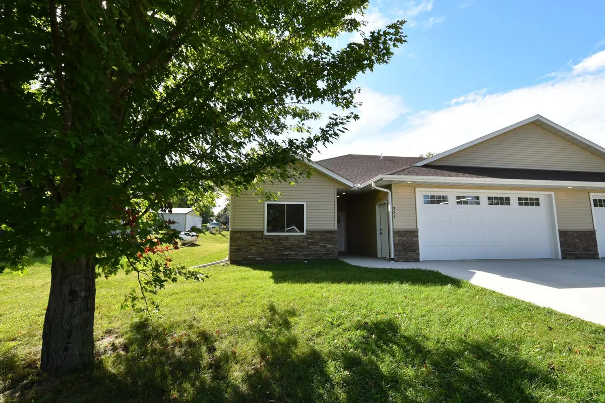 331 5th AVE NE, Mazeppa, MN 55956