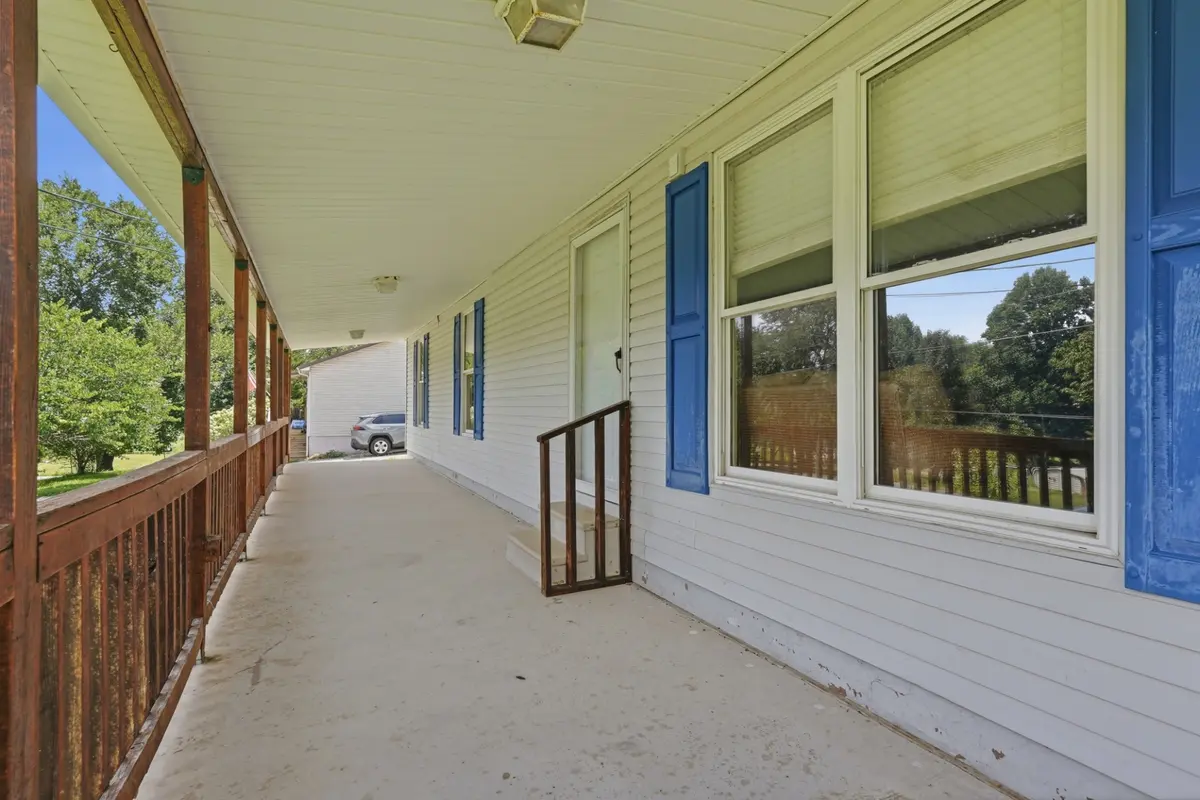 280 Middle Dr, Sparta, TN 38583