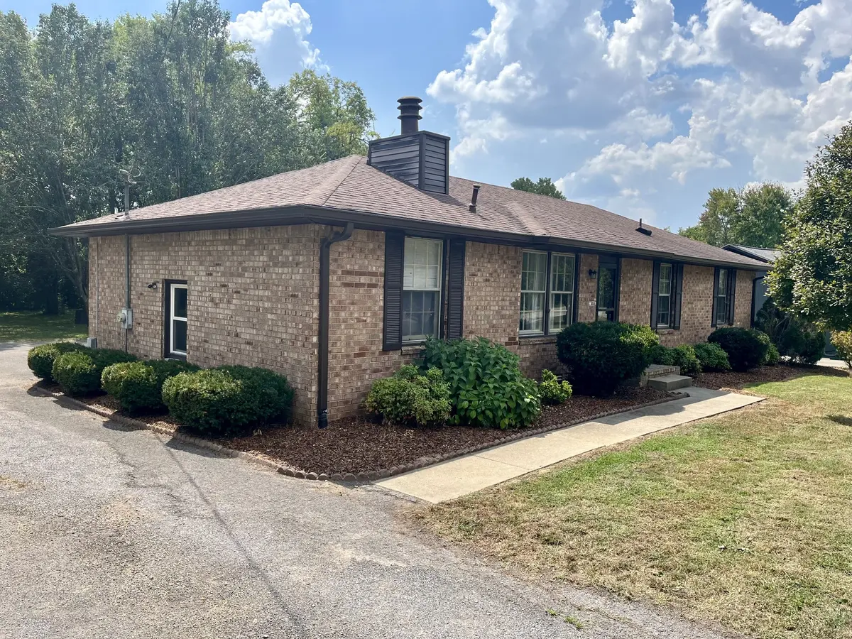136 Creekwood Ln, Hendersonville, TN 37075