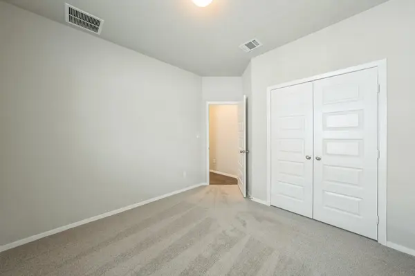 107 Honeybee LN, Elgin, TX 78621