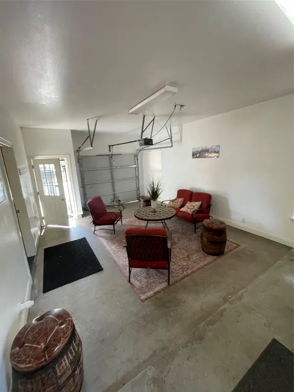 1015 E 3rd ST, Austin, TX 78702