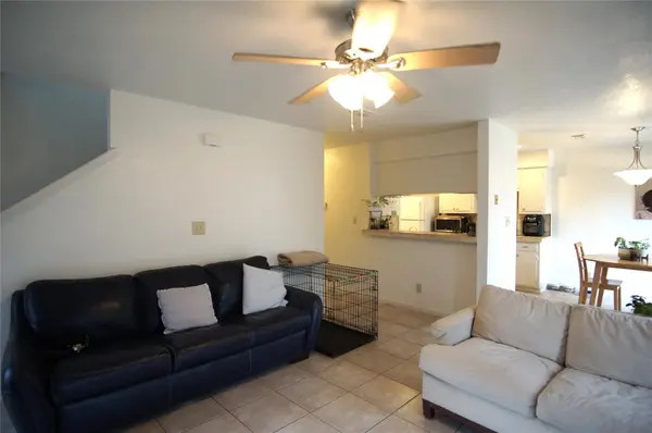 4904 Smokey VLY #B, Austin, TX 78731