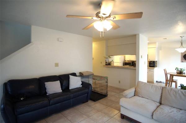4904 Smokey VLY #B, Austin, TX 78731