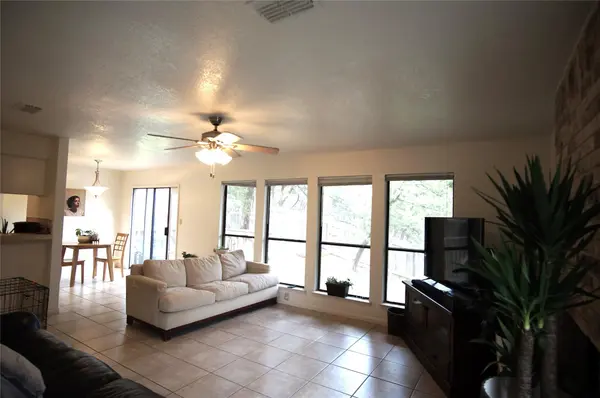 4904 Smokey VLY #B, Austin, TX 78731