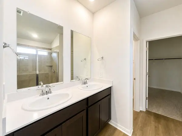 105 Fossil DR, Kyle, TX 78640