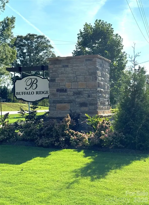 1932 Sunflower CIR #BRD 39, Newton, NC 28658