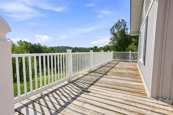 30 Morning Glory LN, Weaverville, NC 28787