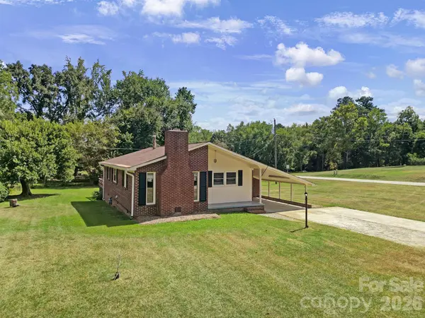 15884 State Highway 200 HWY, Great Falls, SC 29055