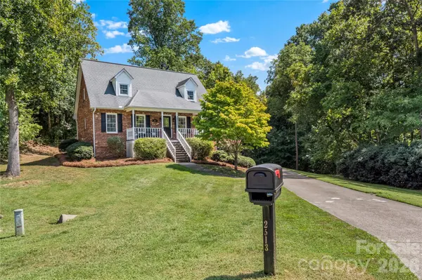2513 Newington CT, Clemmons, NC 27012