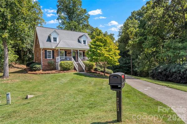 2513 Newington CT, Clemmons, NC 27012