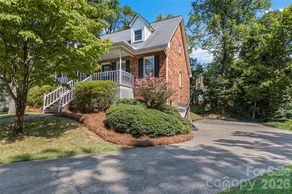 2513 Newington CT, Clemmons, NC 27012