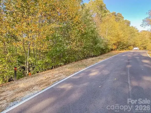 215 Crossvine TRL #11, Hendersonville, NC 28739