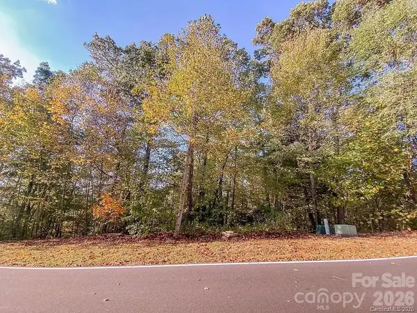 215 Crossvine TRL #11, Hendersonville, NC 28739