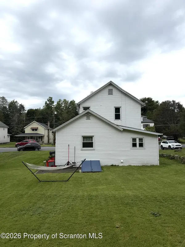 818 Hill ST, Mayfield, PA 18433