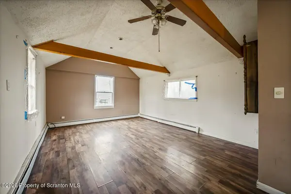 1191 Aberdeen RD, Madison Twp, PA 18444