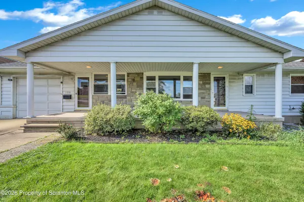 106 Varhley ST, Dunmore, PA 18512