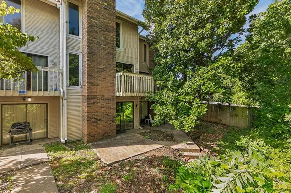 1014 W Maple AVE, Independence, MO 64050