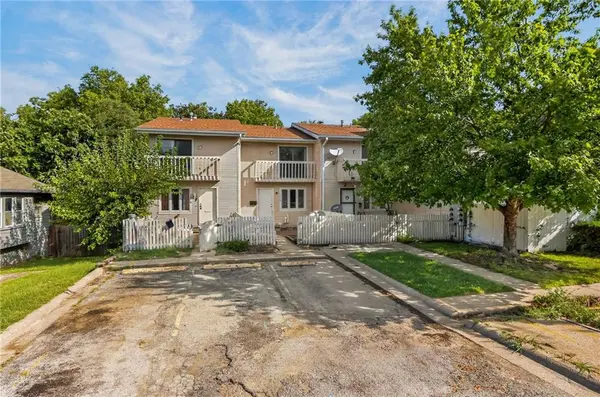 1014 W Maple AVE, Independence, MO 64050