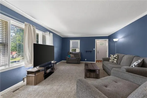 105 S July ST #W, Dearborn, MO 64439