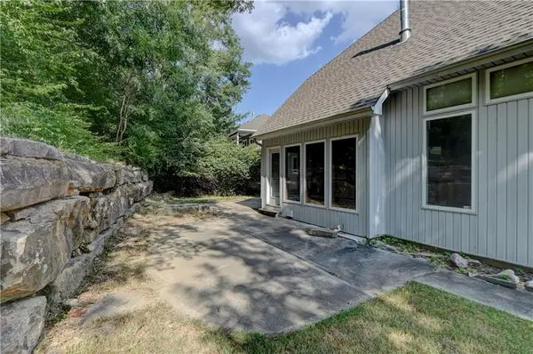 6826 N Charleston DR, Kansas City, MO 64119