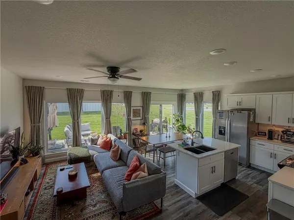 84 SE 381st RD #C, Warrensburg, MO 64093