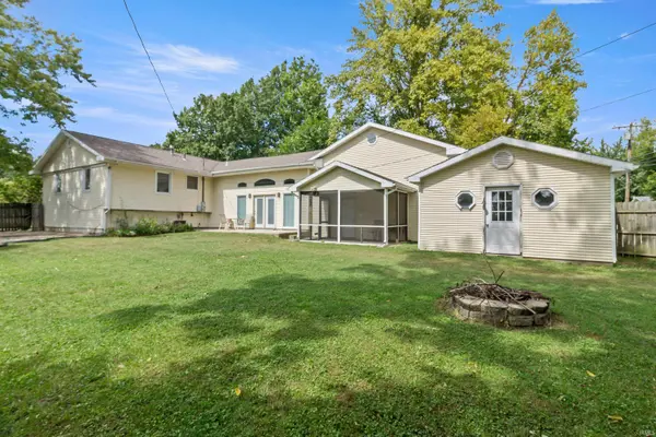 1081 S First ST, Upland, IN 46989