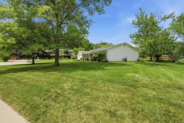 9622 Buck CT, Fort Wayne, IN 46804-1301