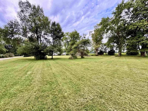 1571 W 400 S ***, Winamac, IN 46996