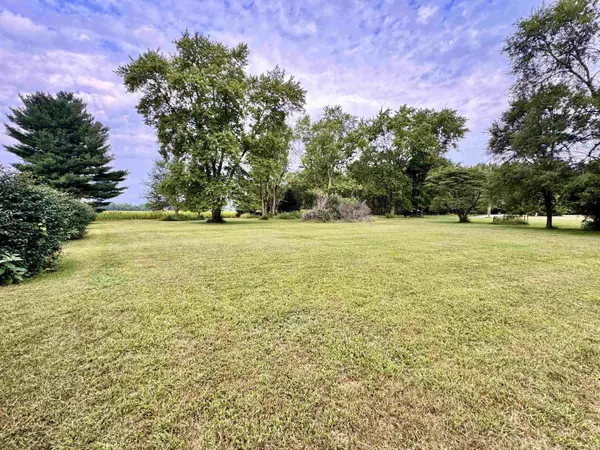 1571 W 400 S ***, Winamac, IN 46996
