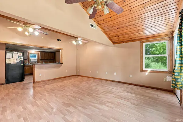742 S April DR, Cromwell, IN 46732