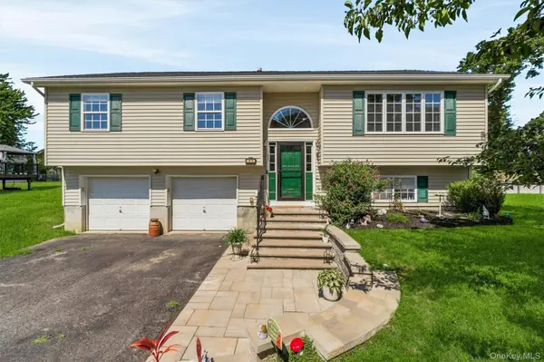 17 Princeton DR, Walden, NY 12586