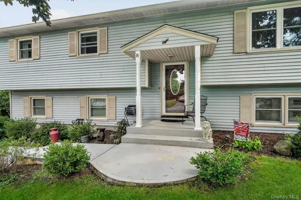 8 Comfort RD, Middletown, NY 10941
