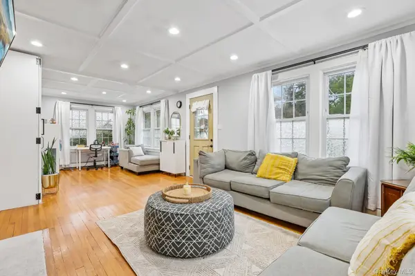 52 Prairie AVE, Suffern, NY 10901