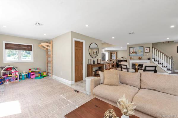 1726 Lehigh RD, Wantagh, NY 11793