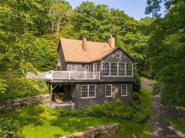 351 Dugway RD, Austerlitz, NY 12037