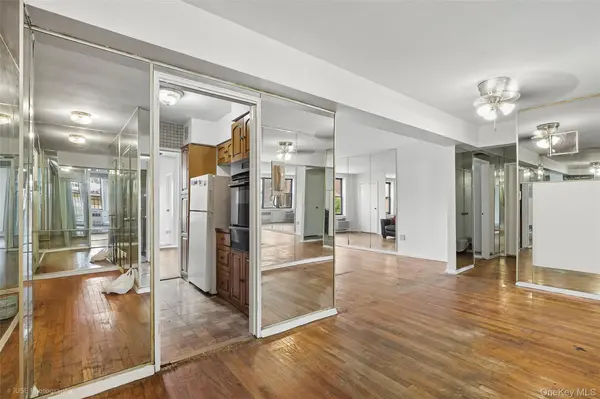 41-31 51st Street #4K, Woodside, NY 11377