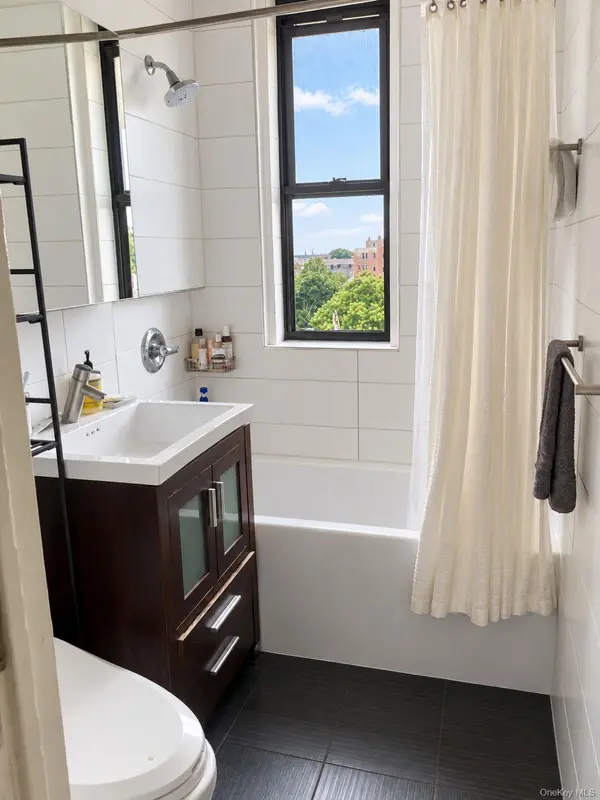 83-00 Talbot ST #7D, Kew Gardens, NY 11415