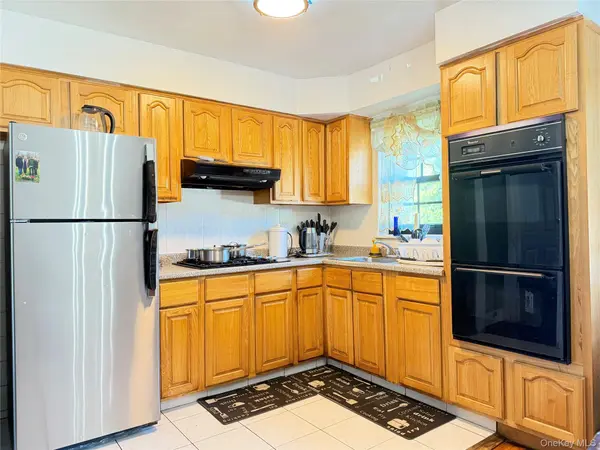 3207 Pearsal, Bronx, NY 10469